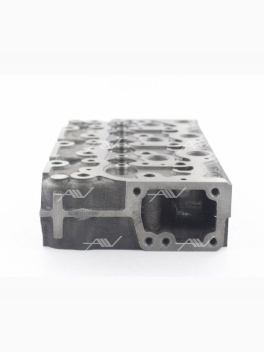 Головка блока цилиндров Kubota D1503 D1703 (Кубота)